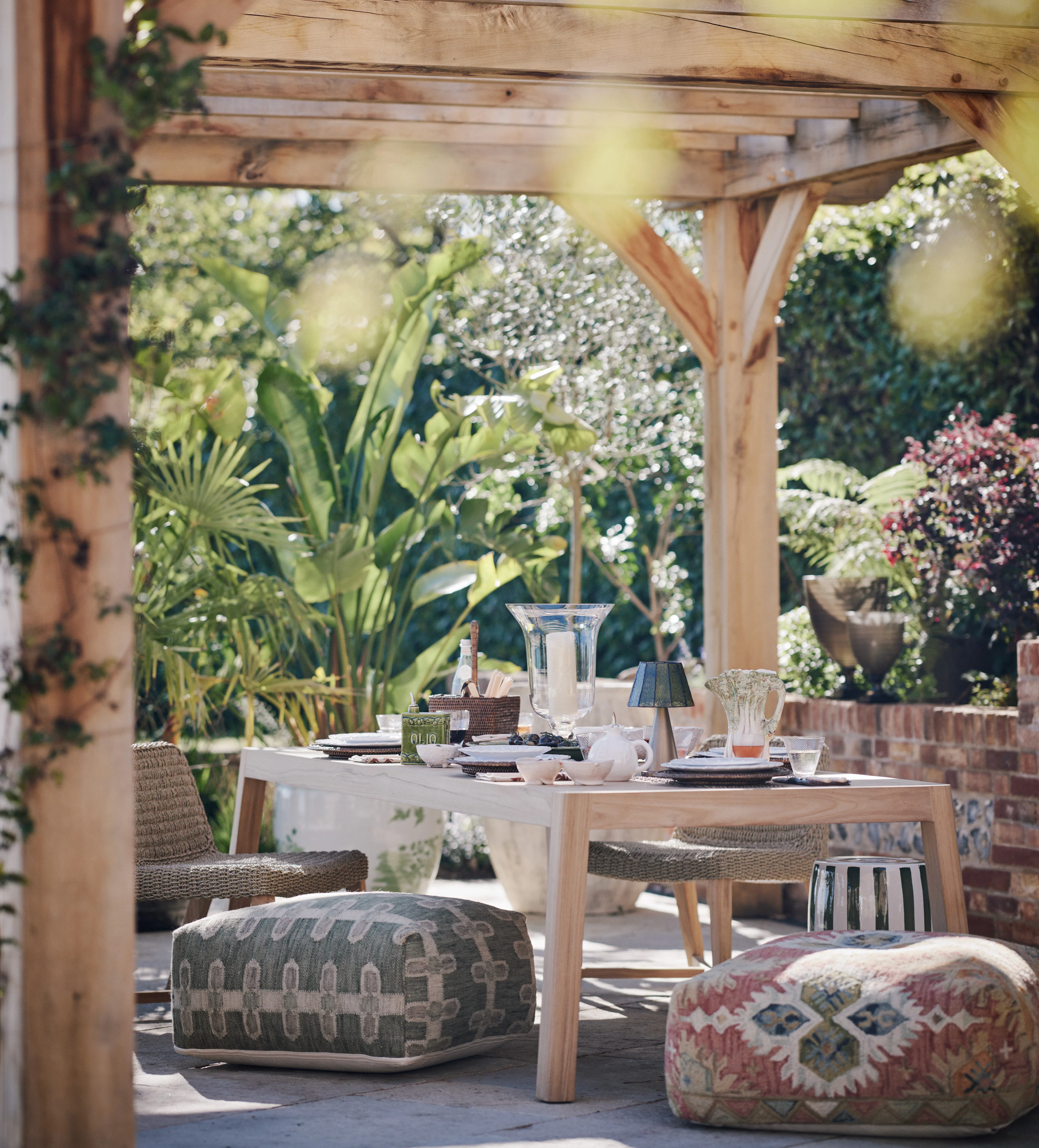 Belsay Garden Dining Set – Sandstone