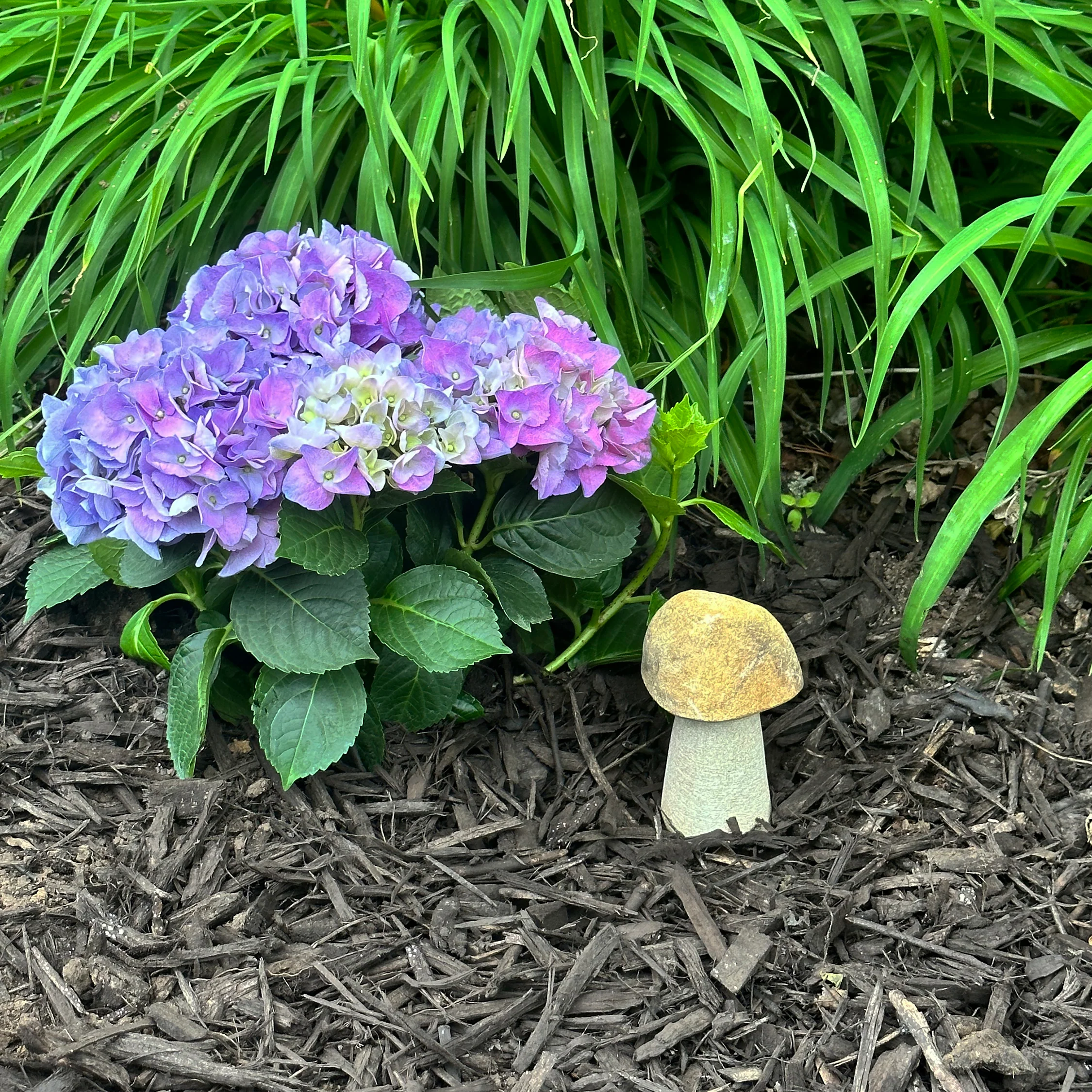 5″H Granite Boulder Mushroom