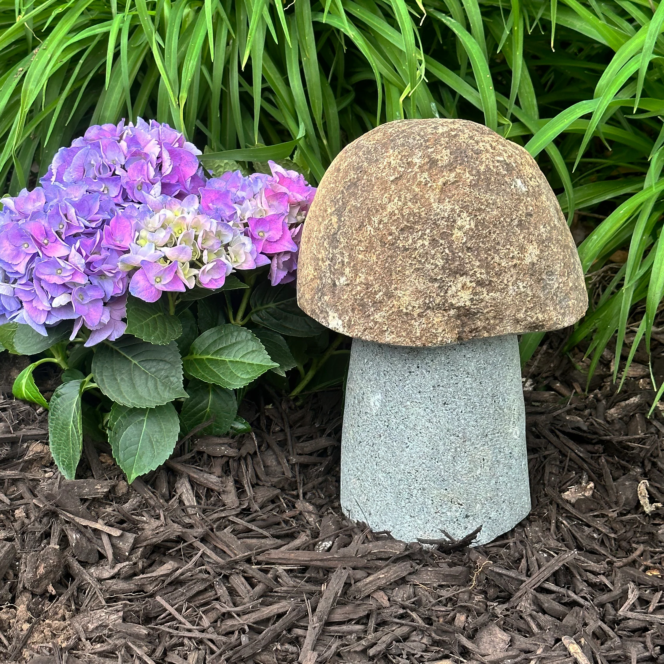 12″H Granite Boulder Mushroom