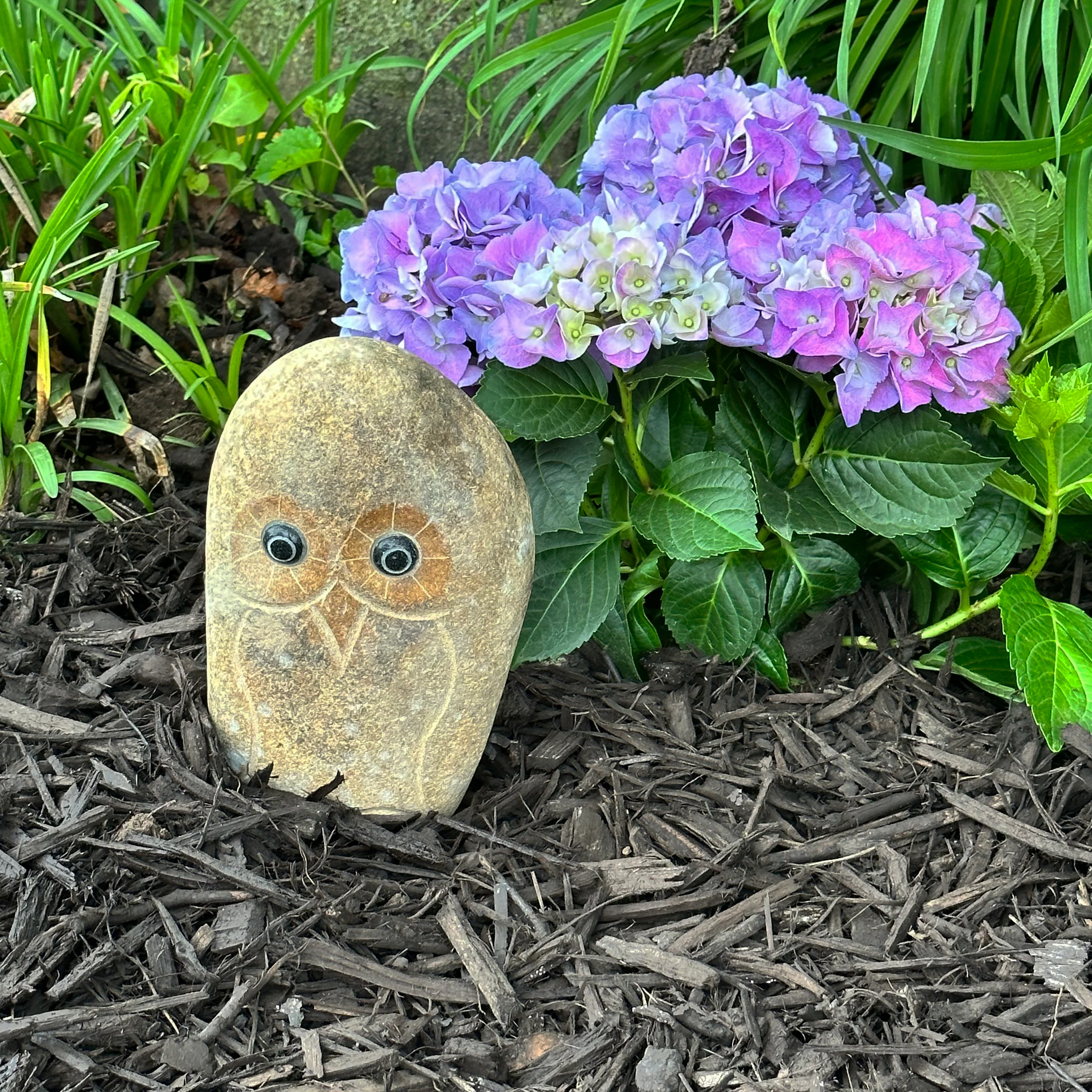 8″ Boulder Owl