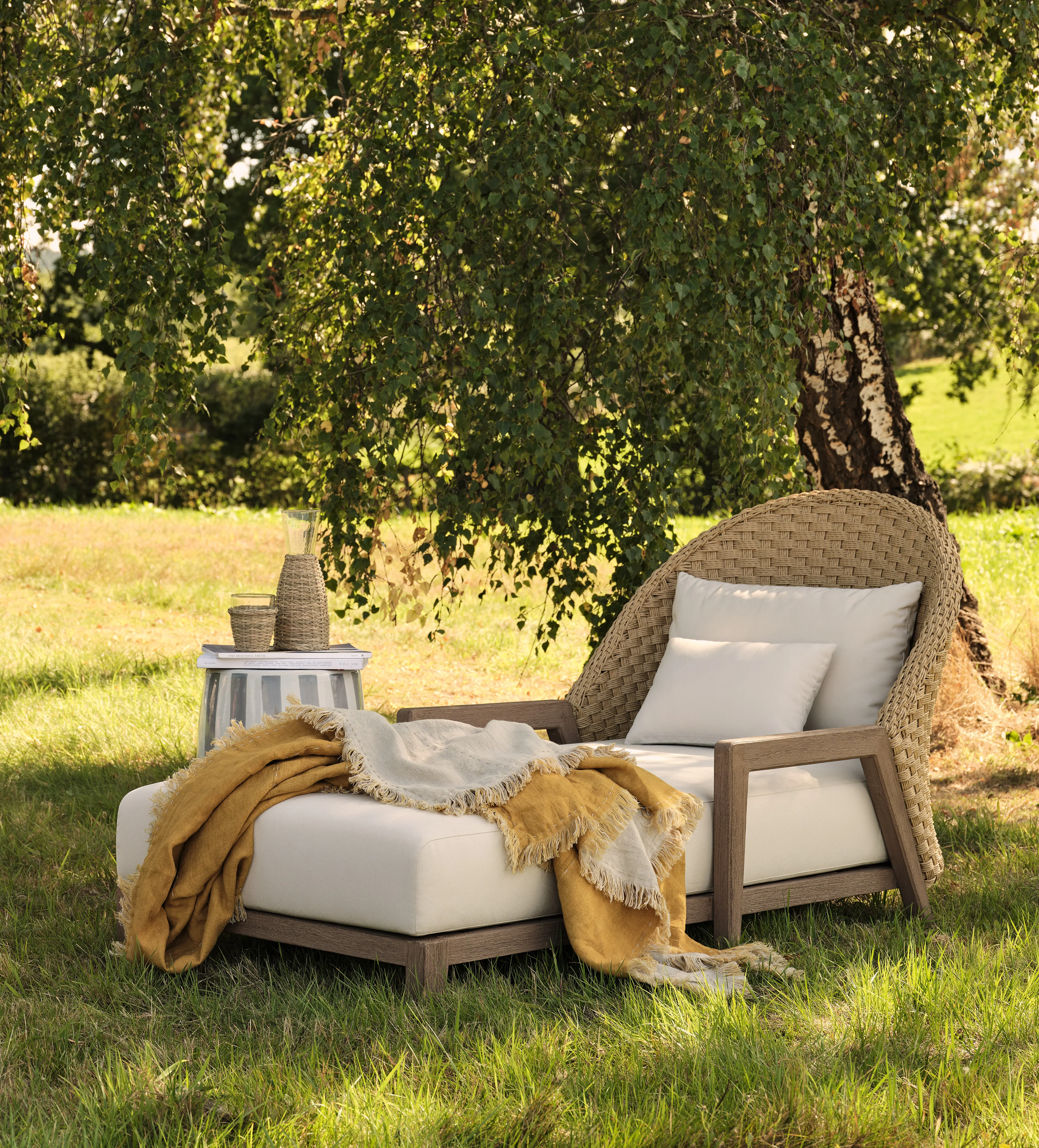 Shorwell Garden Lounger – Natural Teak