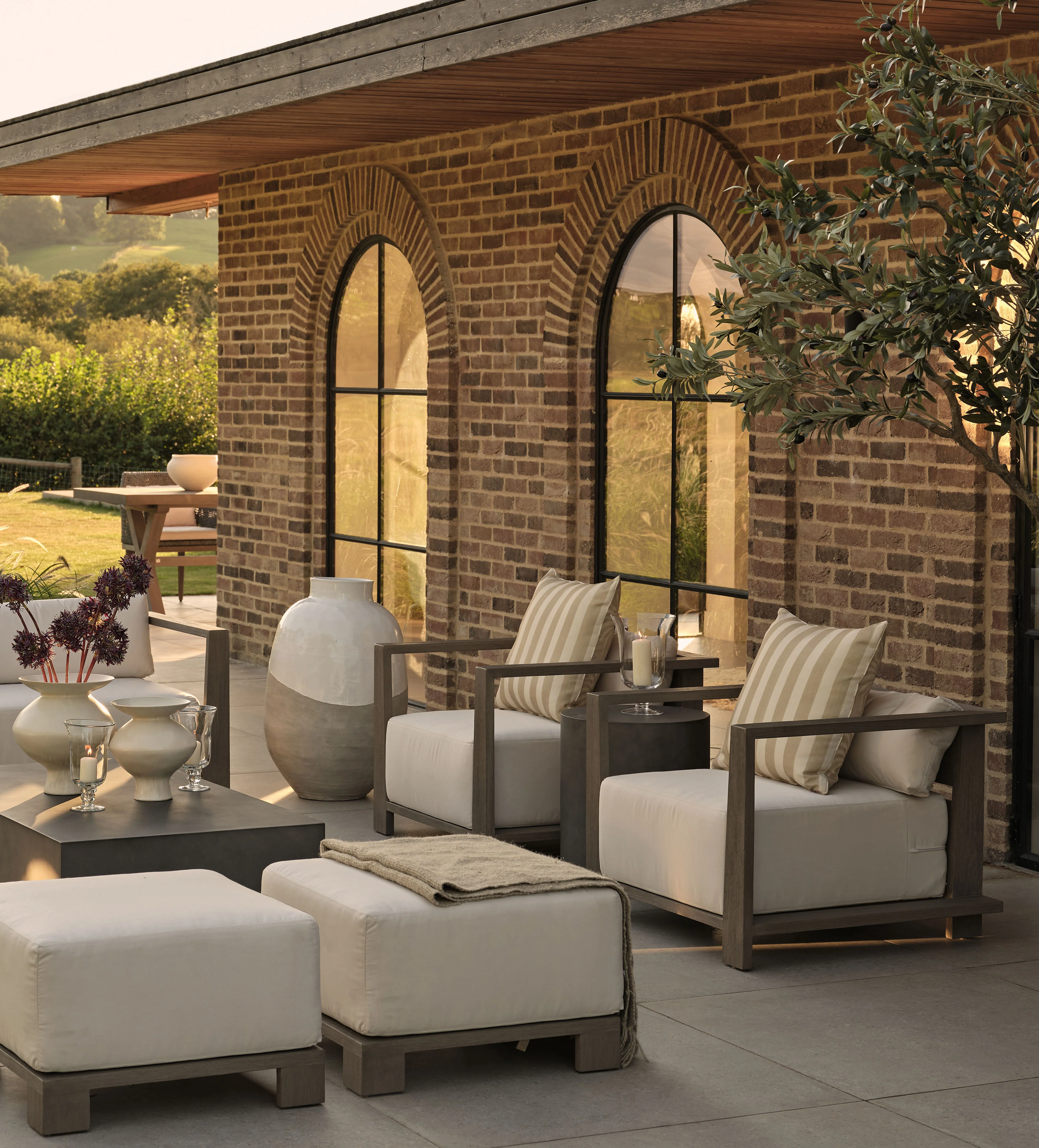 Swanmore Garden Armchair – Weathered Teak